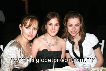 31032008
Cynthia Saucedo, Gaby Díaz de León y Roberta Batarse.