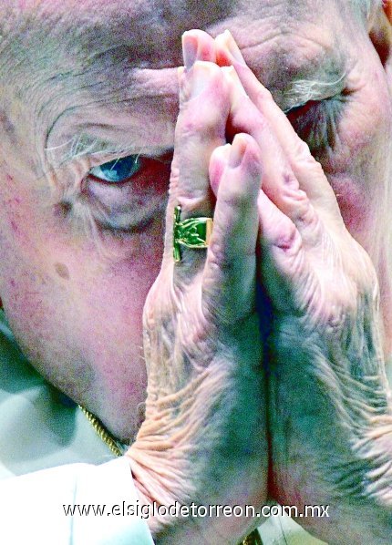 El 12 de marzo de 2000, pidió perdón por las faltas humanas cometidas en la Iglesia Católica en toda su historia. Haciendo referencia a las cruzadas, la inquisición, la discriminación hacia las mujeres y las etnias.