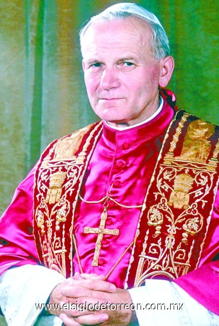 Desde el comienzo de su pontificado, el 16 de octubre de 1978, el Papa Juan Pablo II realizó 104 viajes pastorales fuera de Italia, y 146 por el interior de este país. Además, como Obispo de Roma visitó 317 de las 333 parroquias romanas.