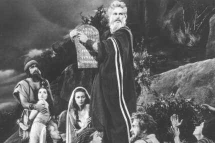 Heston también será recordado como el Moisés de 'Los diez mandamientos' y el héroe de la reconquista española, Don Rodrigo Díaz de Vivar, en 'El Cid'.
