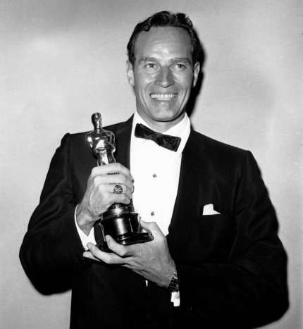 Charlton Heston consiguió el Oscar al mejor actor protagonista por su trabajo en 'Ber-Hur' en 1960,  la película más aclamada de la historia.