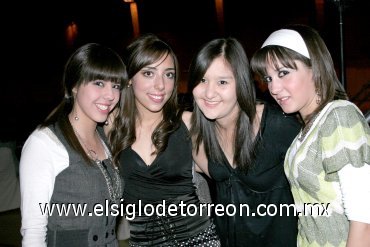 02042008
Stephie de Santiago, Lucía Saldaña, Ceci Rodríguez y Barbie Mijares.