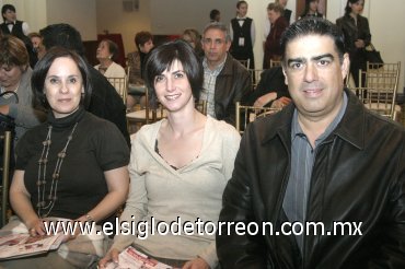 05042008
Leticia Ruiz, Laura Calleja y Antonio Anaya.
