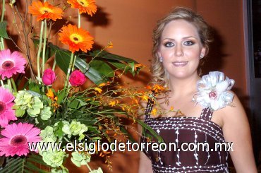 12042008
Sylvia Cristina Reyes, se casará en breve con Tupack Kohen Burgueño.