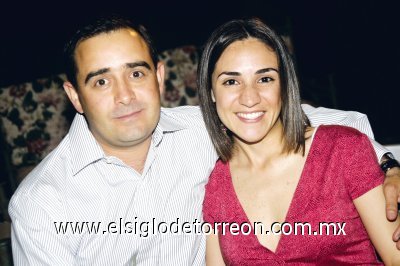 Pedro Fernández y Paola Pámanes de Fernández.