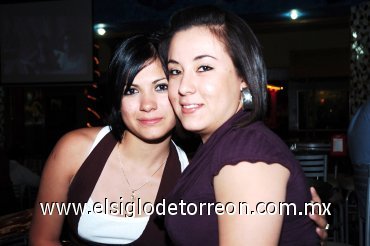 06042008
Abril Martínez y Evelyn Reyes.