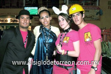 08042008
Nasla, Poncho, Jazmín y Alex.