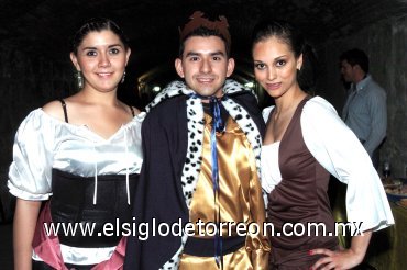 12042008
Arely, Jesús y Marychelo.