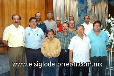 06042008
Jaime Catarino, Ricardo Rodríguez, Cruz Castro, Enrique Vela, Fernando Alba, Adrián Villa, Pedro Olvera, Rodolfo Grijalva, Luisito, Daniel Álvarez, Pedro Román y Luis Tello reunidos recientemente en un evento