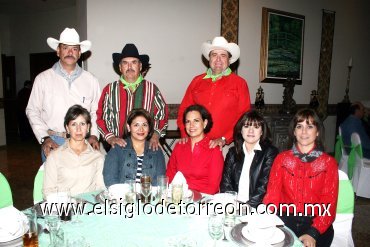 06042008
Lulú de Padilla, Jesu de Padilla, Esthela de Aguinaga, Angélica de Padilla, Lety de Monárrez, Carlos Padilla, Arturo Padilla y Ricardo Aguiñaga