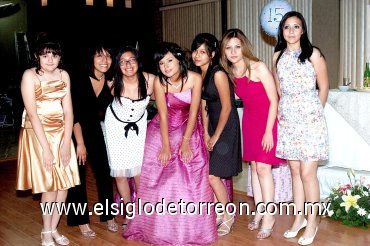 11042008
Tensy Sulem Anaya Rojas, con sus amigas Ana Cristina, Diana Celina, Brendy Janeth, Luisa Fernanda y Martha Andrea.