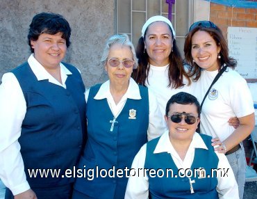06042008
Hermanas Catequistas Guadalupanas, María Antonia García, Teresita Flores y María de Guadalupe Ramos junto a las maestras Meche de Ibarra y Martha Julia Mena