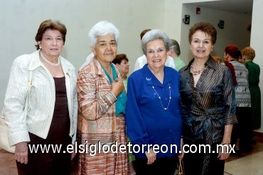 06042008
Víctor Acosta, Amparito Rivera, Coco de Garza Elizondo y Victoria de la Peña.