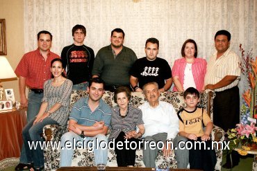06042008
Sres. Jesús Salcido Lozano y María Teresa Esparza de Salcido, cumplieron años y fueron festejados por Alberto,  Elisa, Adrián, Isabel, Jesús, Carlos, Ángel, Francisco y Ricardo