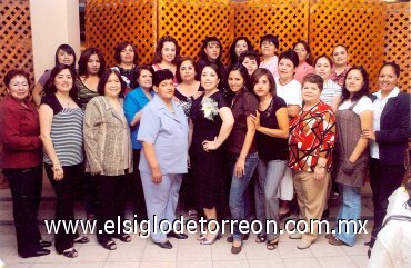 06042008
La Srita. Crystal Azucena García Escareño fue felicitada en compañía de amigas  y familiares por su cercano enlace matrimonial.