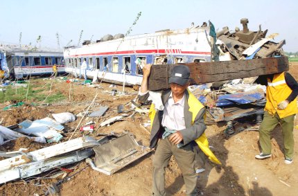 El accidente ha interrumpido el tráfico ferroviario entre Jinan y Qingdao, una ruta crucial en la provincia, al ser la segunda de estas localidades el quinto puerto de China por tráfico de mercancías.