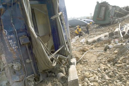 El tren es el medio de transporte más usado en el país más poblado del mundo, y el siniestro se produce pocos días antes de que se inicien las vacaciones por el Primero de Mayo, cuando se esperan 20 millones de desplazamientos en tren.