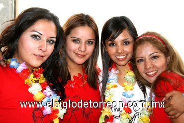22042008
Azucena, Wendy y Minerva con su hermana Angélica.