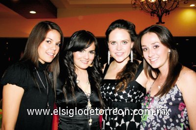 Adriana Sosa, Brenda Murguía, Alexis Navarro y Maru López.