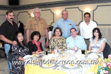 13042008
Armando y Lily Muñiz, Mary Carmen de García, Enrique Marcos y Mary Loly Garza, Jesús y Rosalba Domínguez, Alejandro y Lucy Gorostiaga