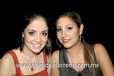 Karla Torres y Angelina Peressini.