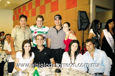 Alejandro Ríos, Víctor Setién, Rodrigo Delgado, Paulina Madero, Mariana Jiménez, Eduardo Gómez, Sofía y Víctor Chaúl, presentes en la entrega de trofeos.