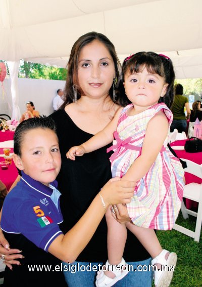Marifer, Fer y Rosy Izaguirre.