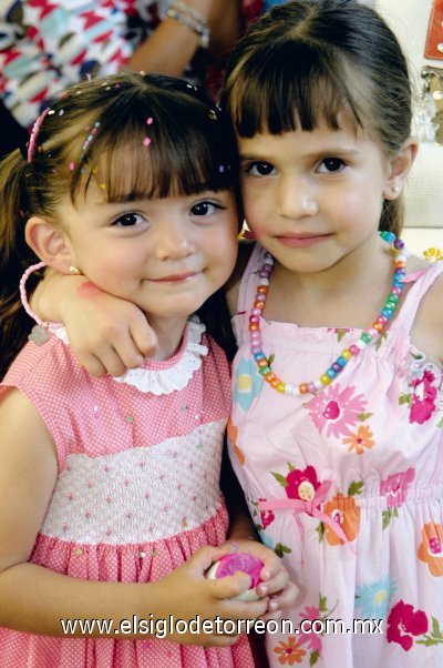 Isabel Obeso y Pamela González.