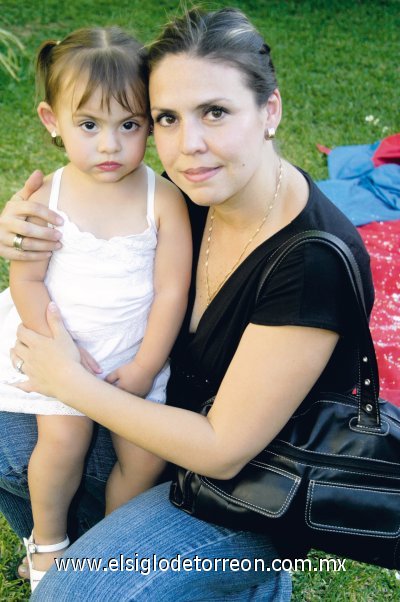 Silvana y Carmen María Wolff.
