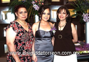 29042008
Ana Isabel en la compañía de su mamá Leticia Ruiz y futura suegra Imelda Valencia.
