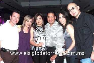 29042008
Sergio y Marifer de Romo, Benito y Maru de Ramos, Vicente y Liliana de Izaguirre