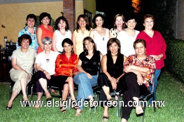 01052008
Lucy, Diana y Lourdes con sus amigas Alicia Duarte, Mayela Mena, Gaby Álvarez, Tere Gómez, Coy Rivera, Susana Aguilera, Lety Romero, Rosy Romero, Gaby Urbina, Norma Garza y Patricia Urbina