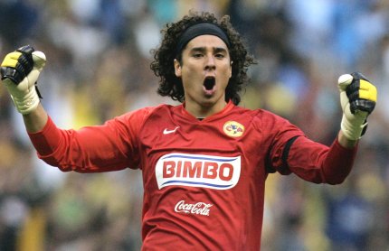 Guillermo Ochoa fue pieza clave para mantener el marco de las Águilas en cero.