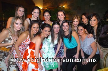07052008
Andrea, Luisa, Mariana, Vania, Ángela, Ana Lucía, Brenda, Maru, Adriana, Alexis, Cristina y Daniela, asistentes a la despedida de Ana Cristina Diez