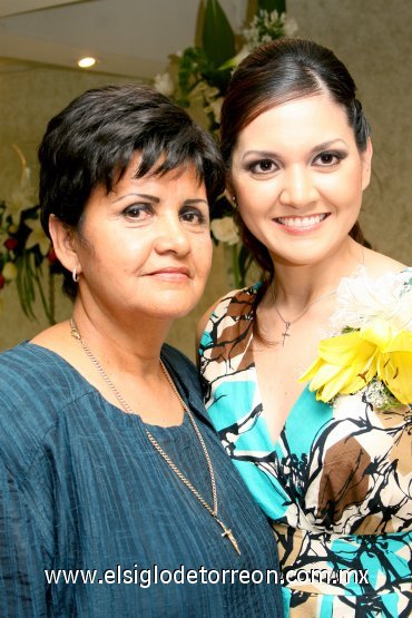 07052008
Ymury estuvo acompañada de su mamá Mercedes Ávila de Vaca