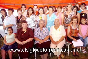 09052008
Lourdes Sánchez Flores festejó a lado de familiares y amistades, su despedida de  soltera.