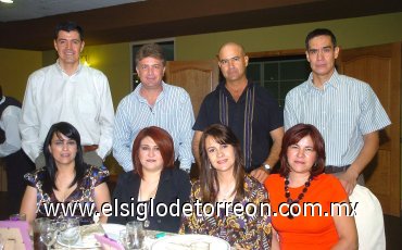 11052008
Ana Tere y Jesús Ramírez, Blanca y Roberto Echávarri, Nora y Gerardo Máynez, Carmen y José Delgadillo, presentes durante un bautizo