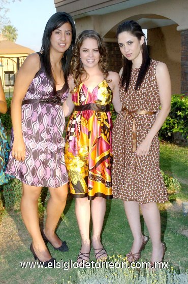 07052008
Laura Jaik, Alicia Jalife y Sofía Rodríguez, en una fiesta