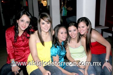 12052008
Valeria Quiroga, Marcela Calderón, Samanta Duarte, Paola Castañeda y Karina Rodríguez.