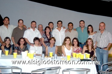 17052008
César Dorado Chavarría con su esposa Lorena García, y amigos; Sergio, Eunice; Alejandro, Mónica; Kaneth, Adriana; Mario, Rosario; Héctor, Esther;Luis,Jéssica;Memo,Karime;HectoryBrenda