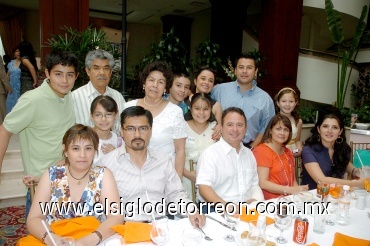 18052008
Familia Cerna Vázquez en una convivencia