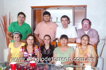 18052008
Jorge Ríos, Carlos Muñiz, José Podasa, Jorge Reyes, Lilia de Posada, y Dora de Reyes.