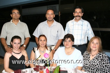 18052008
Mario Ulloa, Goretti Macías, Minerva Villarreal, Ricardo Martínez, Silvia Mata, Juan Manuel Torres y Ana Alejandra de Torres