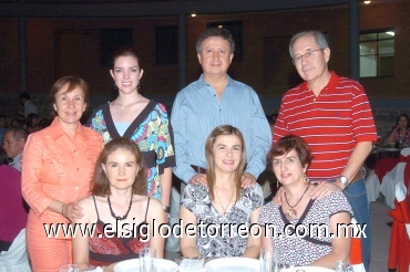 19052008
Miguel Murillo, Marisol García de Murillo, Magda Ríos de Bollinger, Beatriz Álvarez, Eduardo Montaña, Alejandra Montaña y Coqui Lorenzo Núñez.