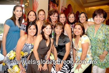 24052008
Mariana con su grupo de amigas