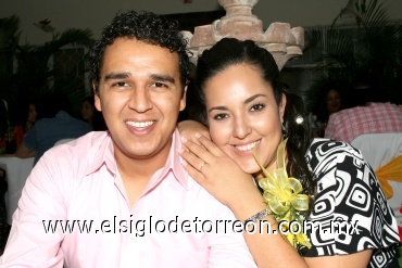 25052008
Rocío y su prometido Fernando Cruz Ramírez