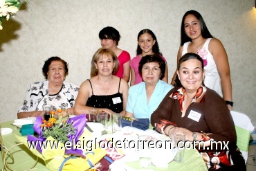 21052008
Daniela de Velasco, Maira Peña, Caro Olmos, Maru Velasco, Angelina de Velasco, Andrea Armendáriz y Barbi Peña.