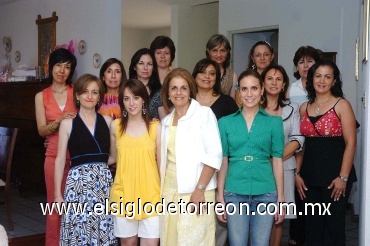 28052008
La novia acompañada por Livia Cervera, Pilar Betancourt, Laura Flores, Claudia Cabrera y Margarita Gutiérrez