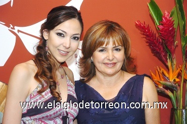 30052008
Paloma con su mamá Laura Montemayor de Jaime