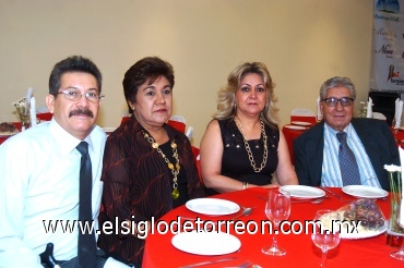 26052008
Ricardo Segura y Angélica de Segura; María del Rosario de Sánchez y Jesús Zamora.